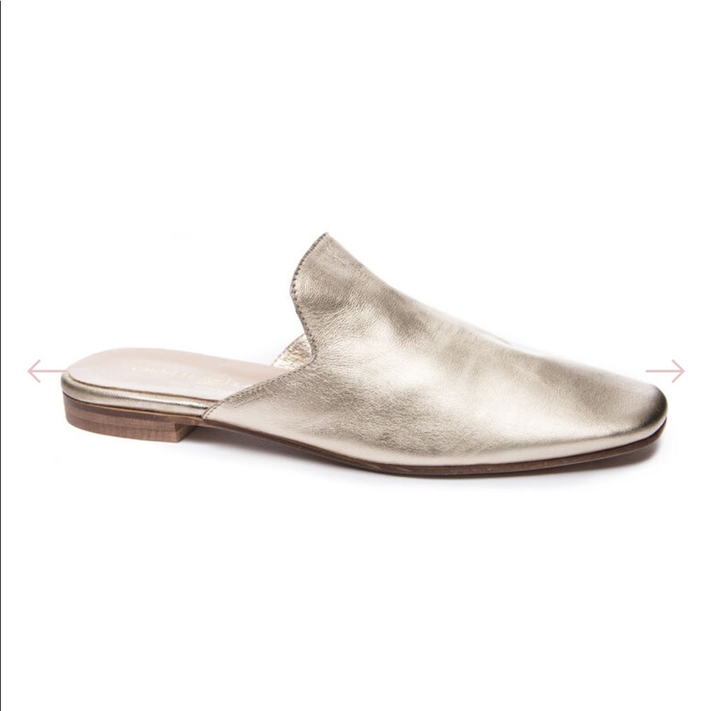 NWOT Chinese Laundry Jump it to Mule in Gold